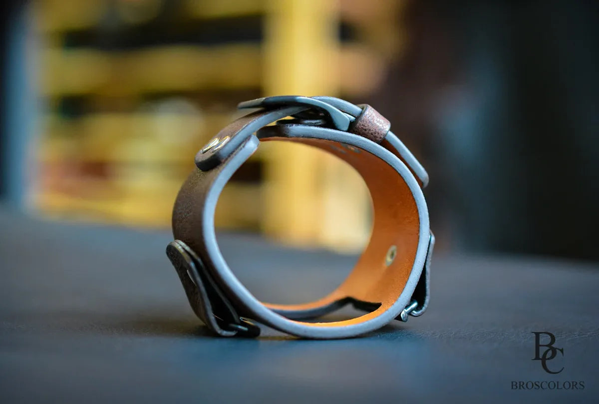 Grain Leather Apple Watch Cuff Band - Apple Grain