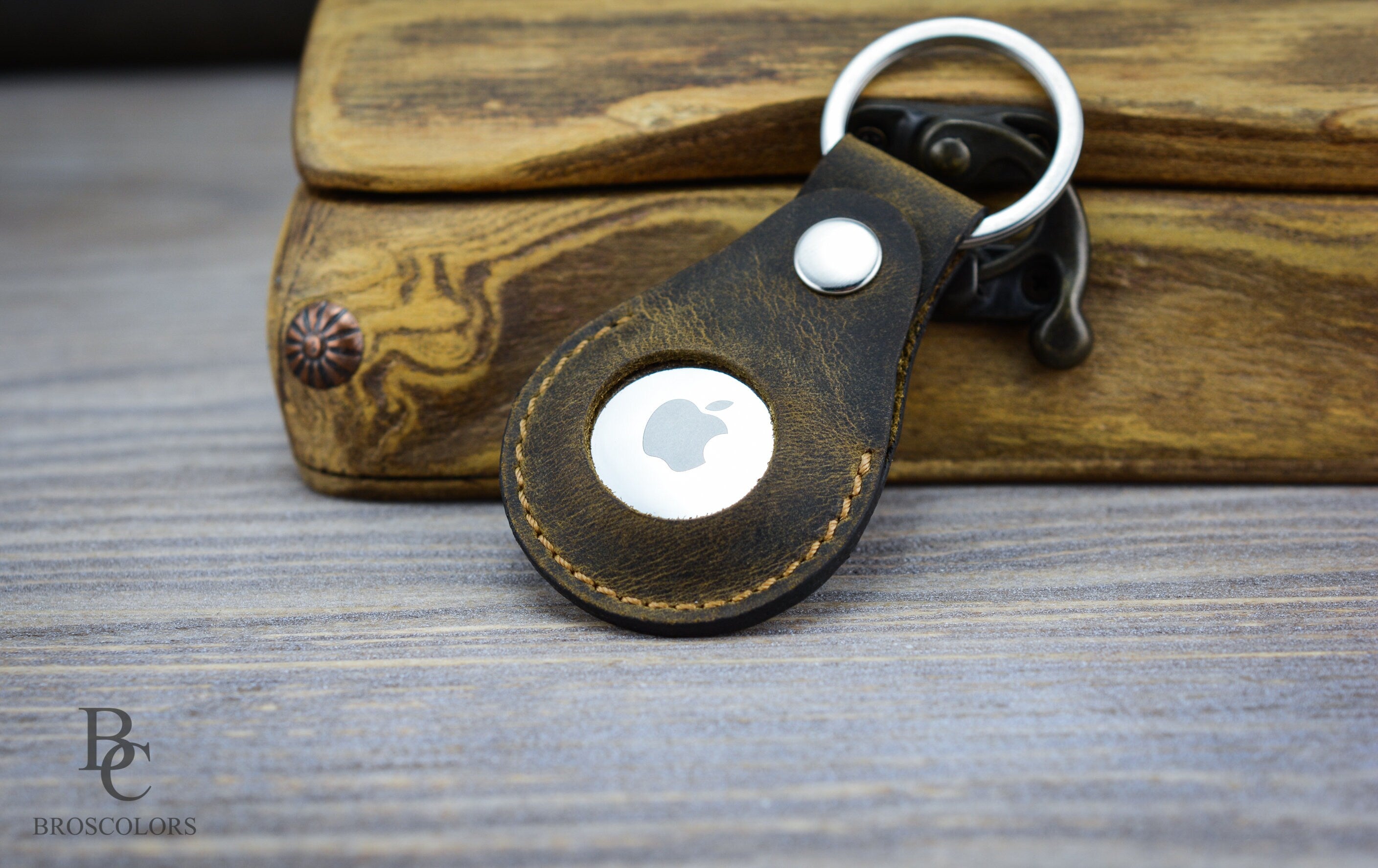 AirTag Leather Keychain Handmade in 5 Colors