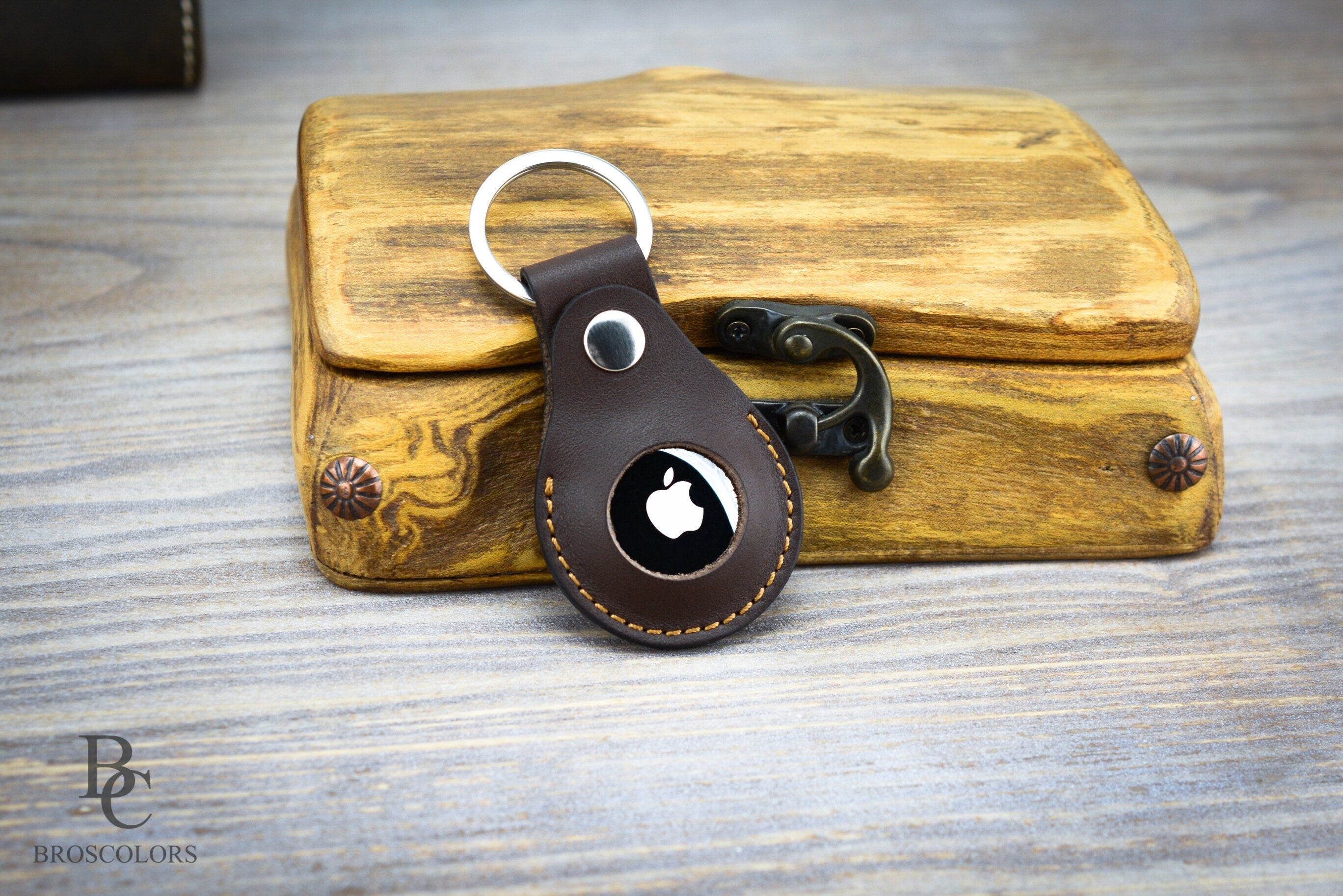 AirTag Leather Keychain Handmade in 5 Colors